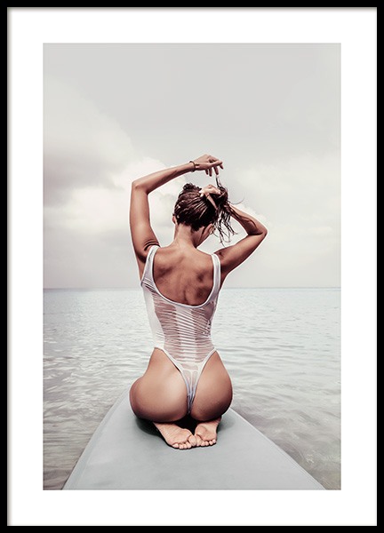 Woman on Surfboard Poster in der Gruppe Poster / Fotografien bei Desenio AB (12643)