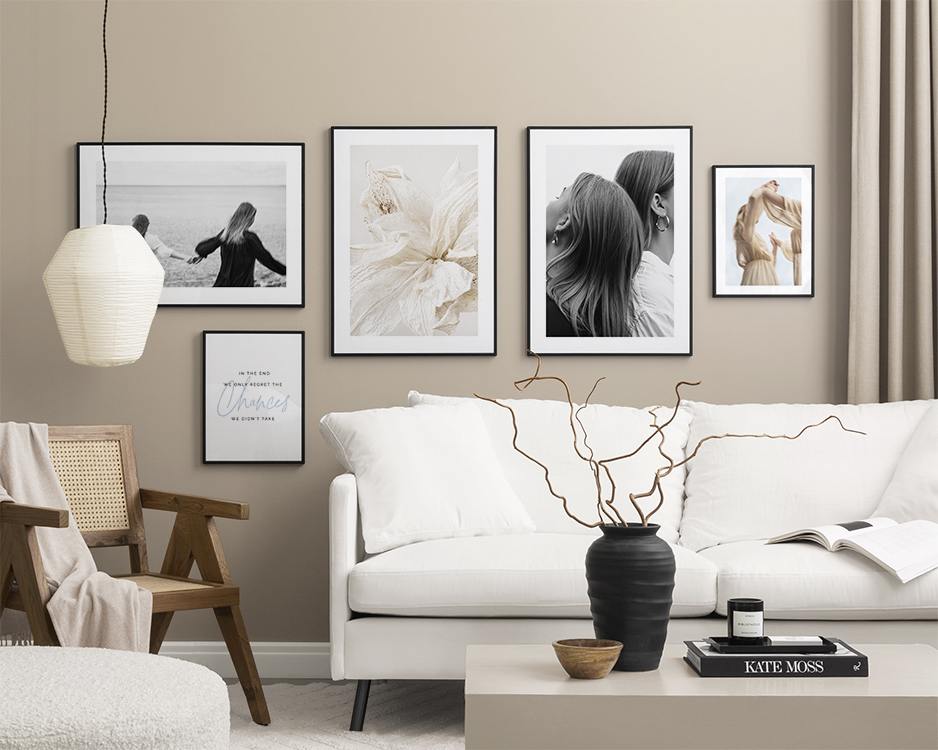 Inspiration für schöne Wohnzimmer Bilderwand mit Postern | Desenio